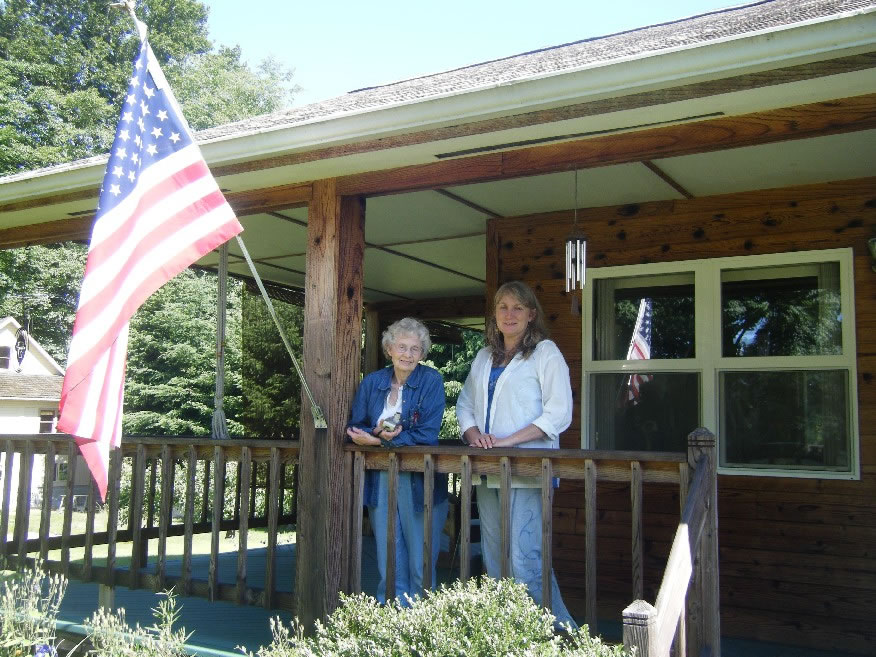 WA - Castle Rock - Debbie and Patricia
